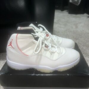 Jordan 11 “Platinum Tint”